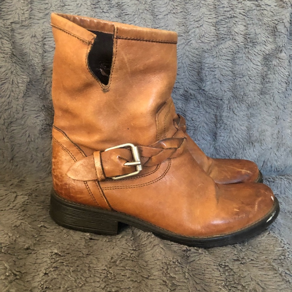 Steve Madden Brown Boots